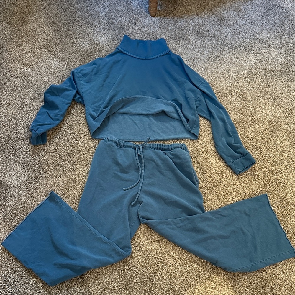Blue Cropped Sweater and Pants Set